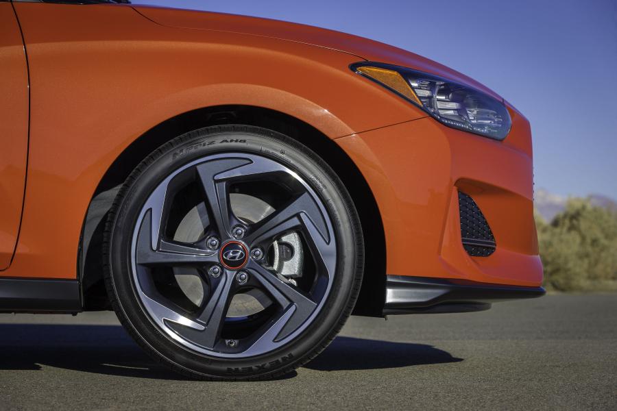 Колеса Hyundai Veloster Turbo 2018 года  (NA) (фото 31 из 61)
